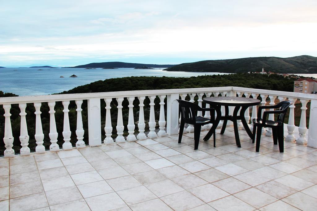 Apartments Barisic Hrvatskih Zrtava 404 Seget Vranjica 트로기르 객실 사진
